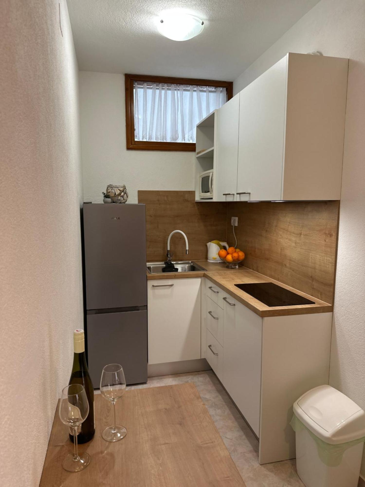 Apartmani Jurica i Ankica Brela Exterior foto