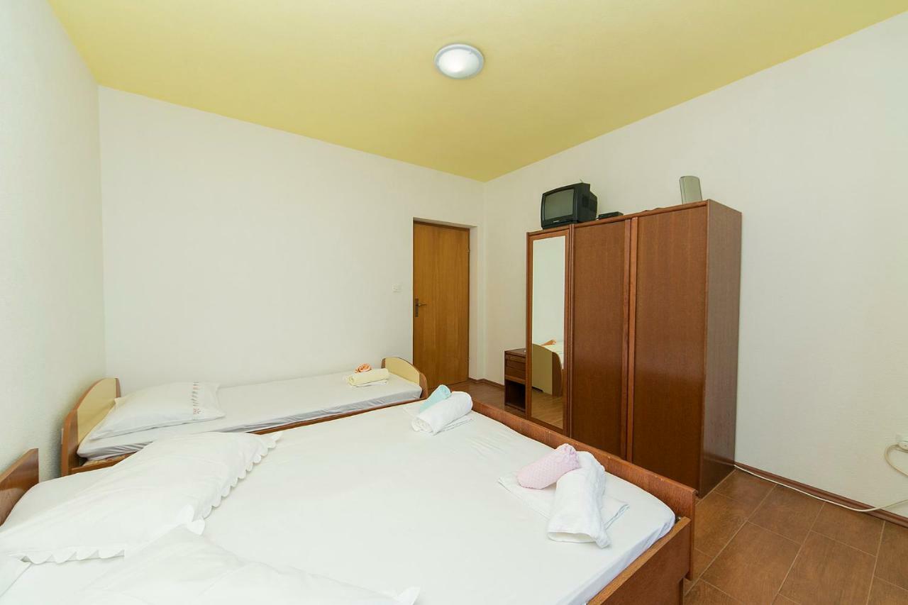 Apartmani Jurica i Ankica Brela Exterior foto